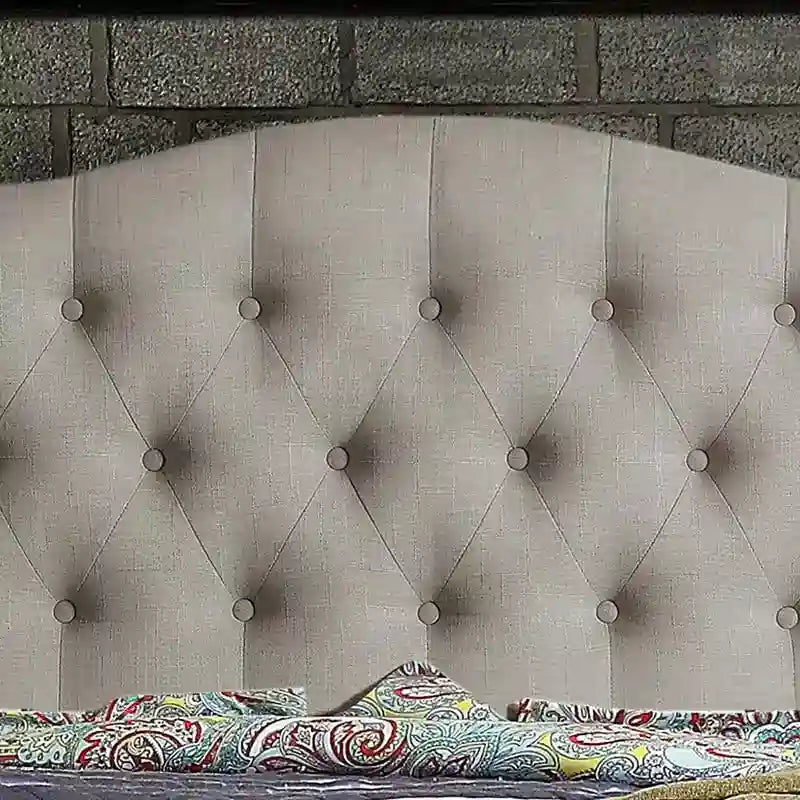 Curved Upholstered Button-tufted Platform Bed Frame