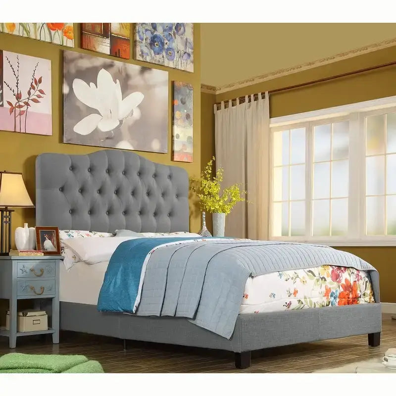 Curved Upholstered Button-tufted Platform Bed Frame